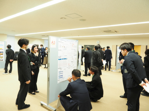 ポスター発表の様子